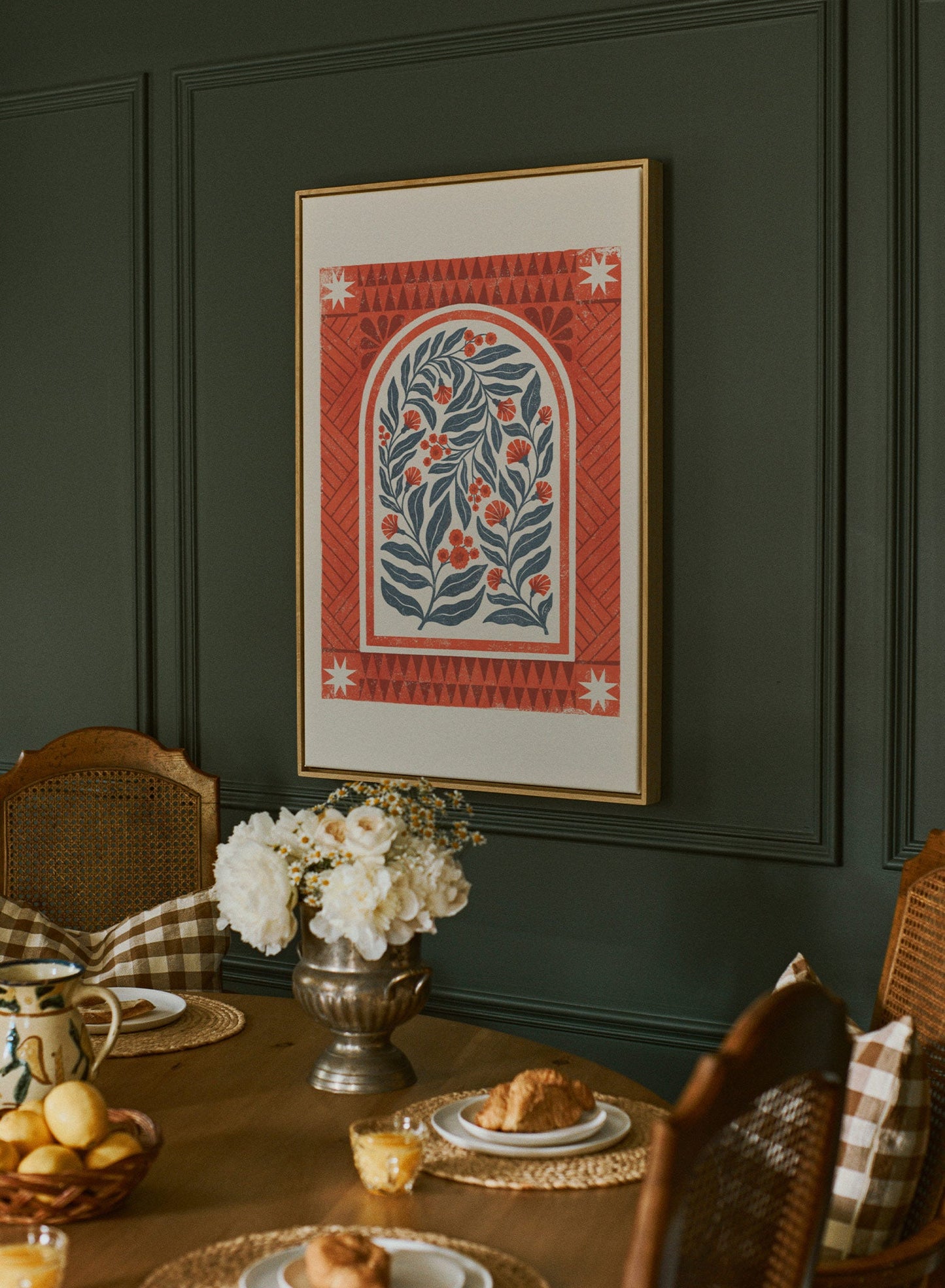 Flora Folk, Canvas