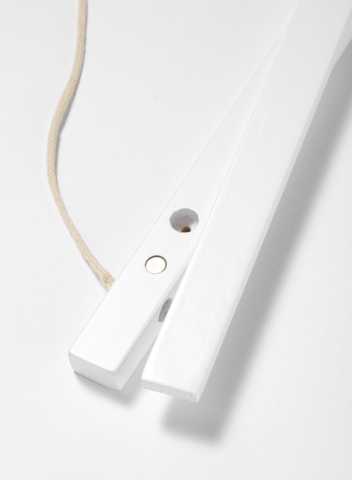 Scandinavian white oak poster wall hanger by Opposite Wall - Corner of the poster hanger - Size 16 inches