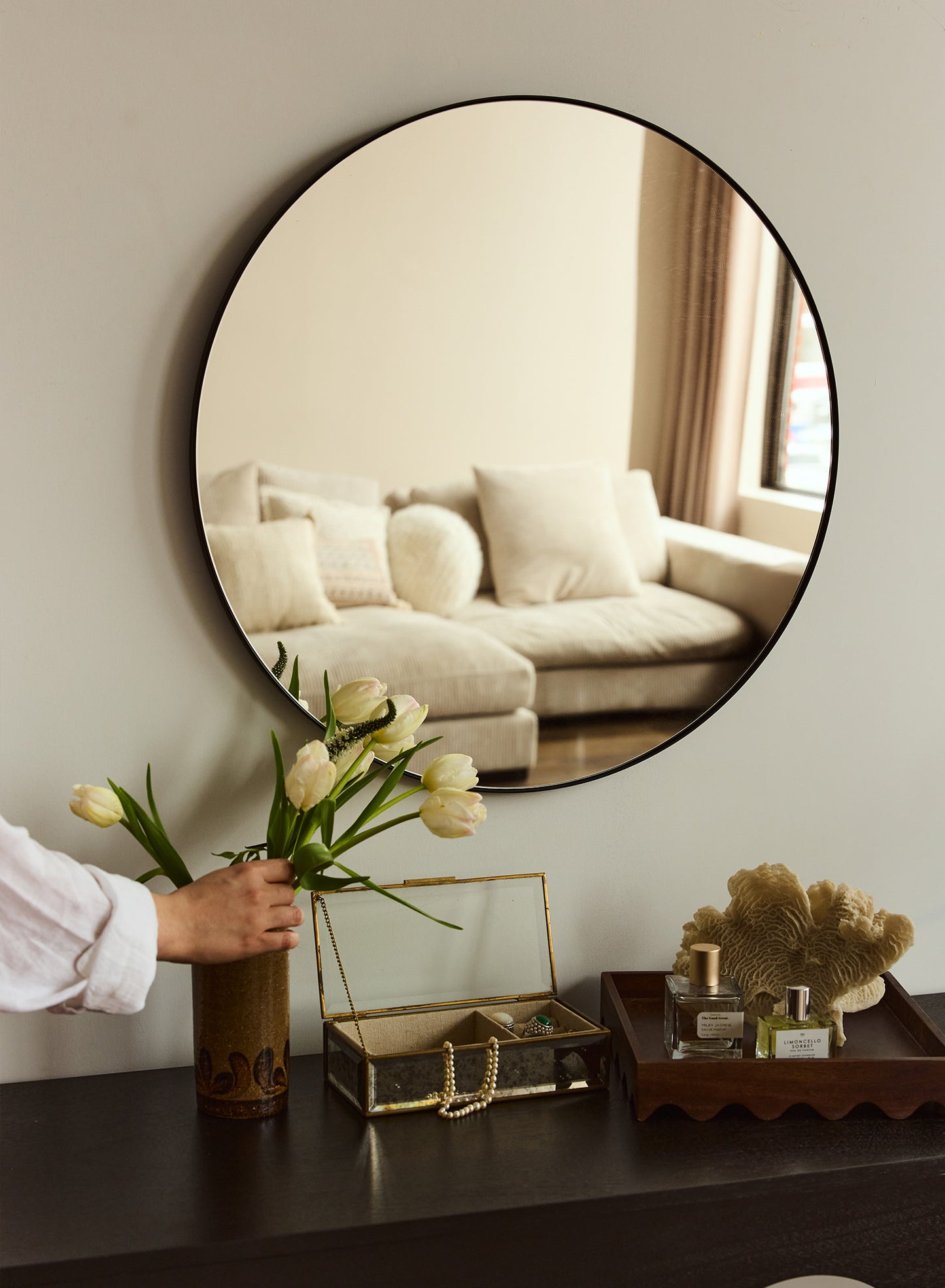 Small Onyx Round Mirror – Black Iron, 24 in | 61 cm