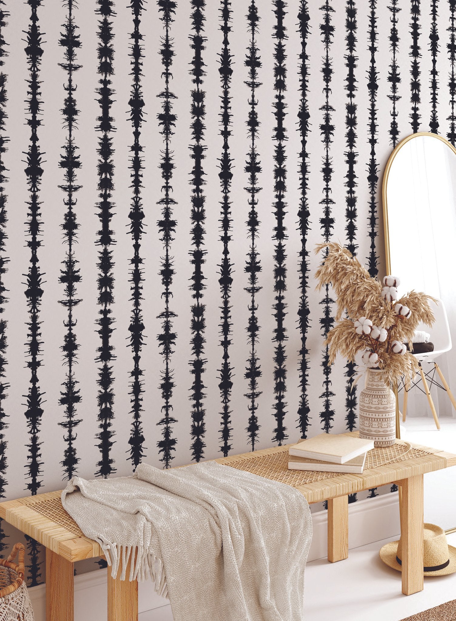 Sound of Silence is a minimalist wallpaper by Opposite Wall of different sound waves aligned vertically.